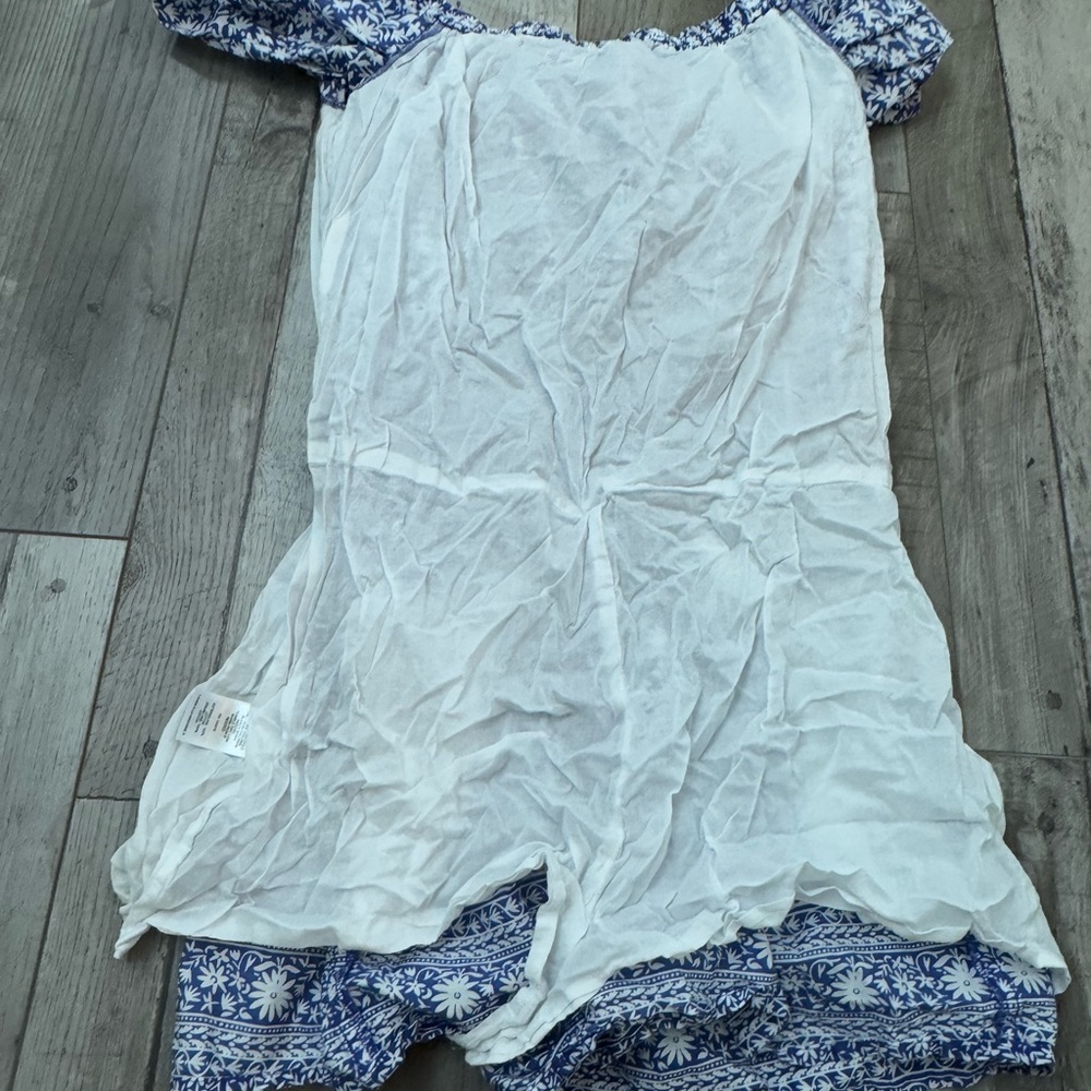 Vineyard Vine Romper Women Medium Blue White Floral Pockets Tie Lined Preppy - Picture 8 of 8